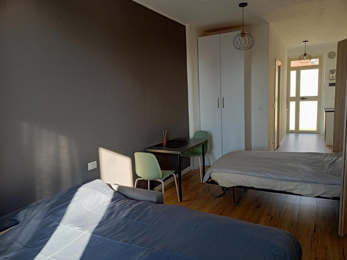 Tiny Bengasi Apartment Turin Bagian luar foto