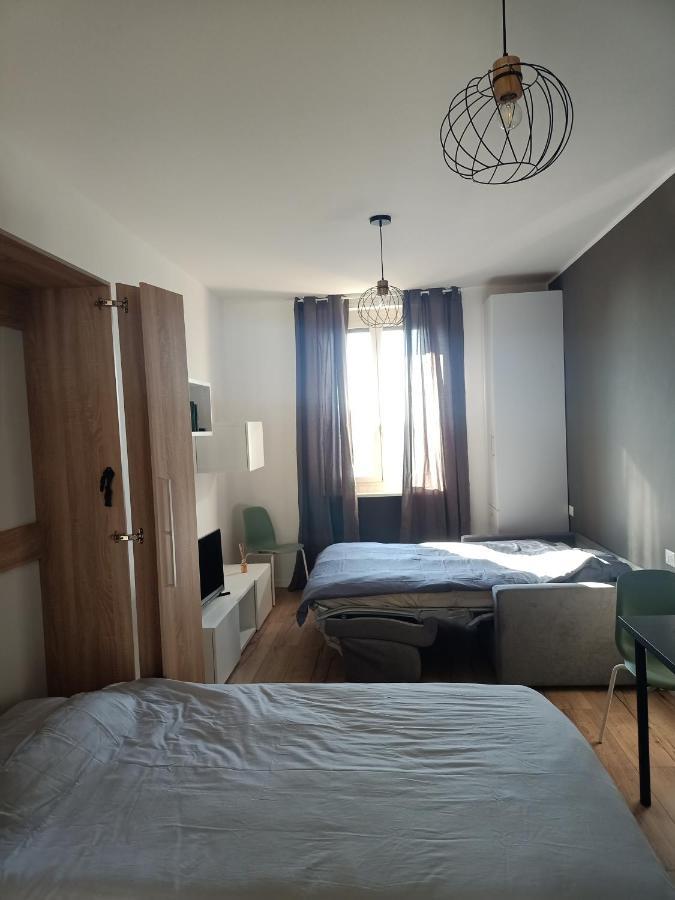 Tiny Bengasi Apartment Turin Bagian luar foto
