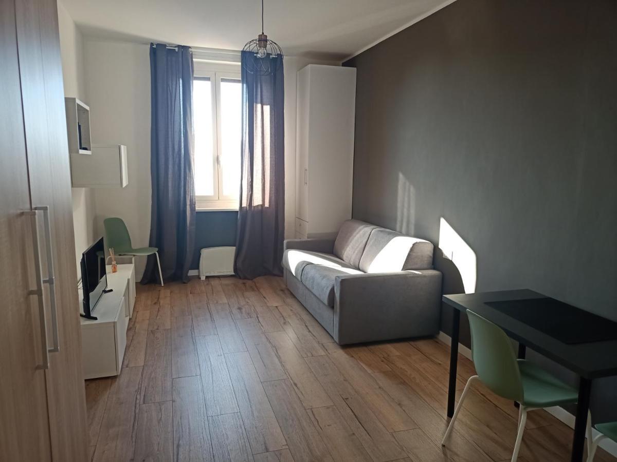 Tiny Bengasi Apartment Turin Bagian luar foto