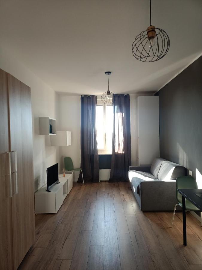 Tiny Bengasi Apartment Turin Bagian luar foto