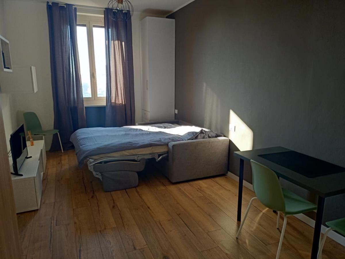 Tiny Bengasi Apartment Turin Bagian luar foto